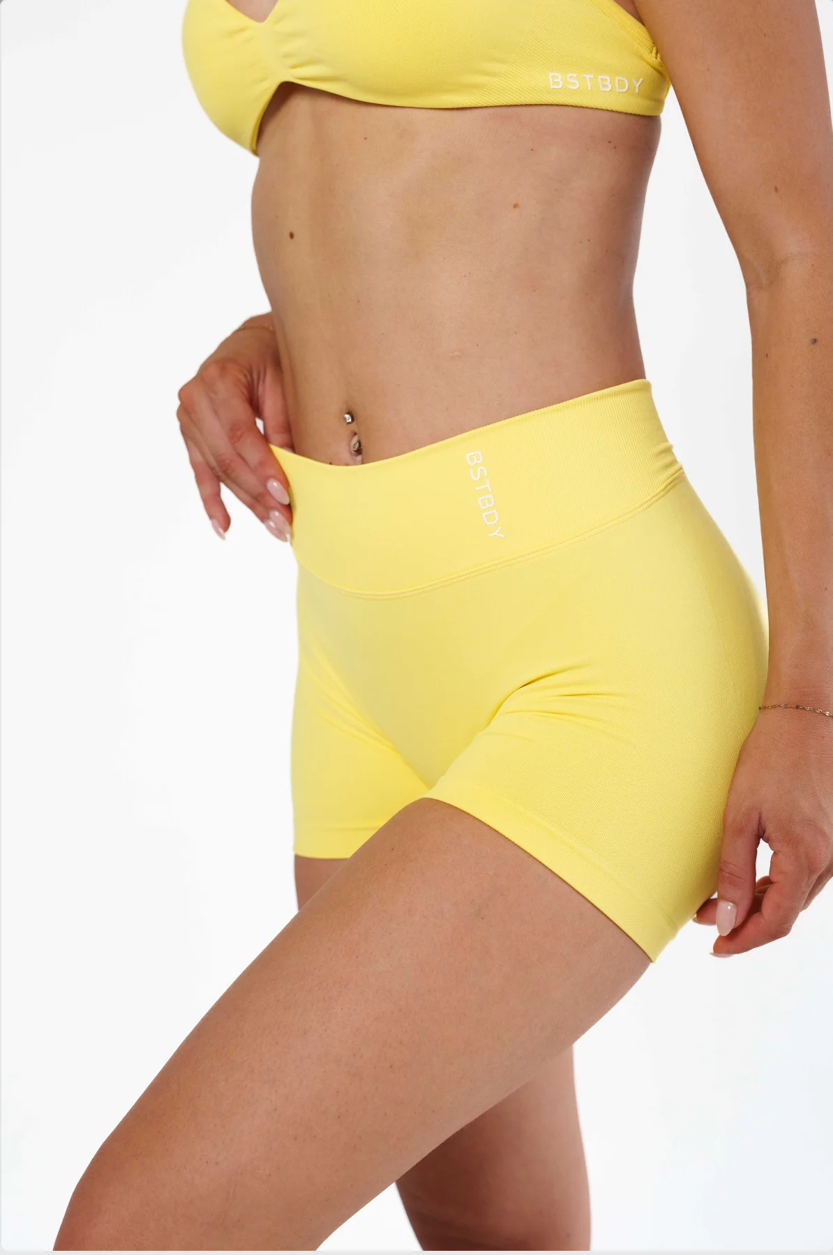 Dynamic V-sculpt shorts - Lemon - Image 4